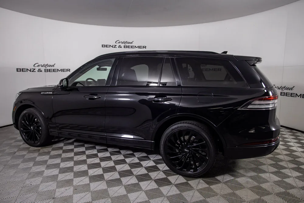 Lincoln Aviator photo 13