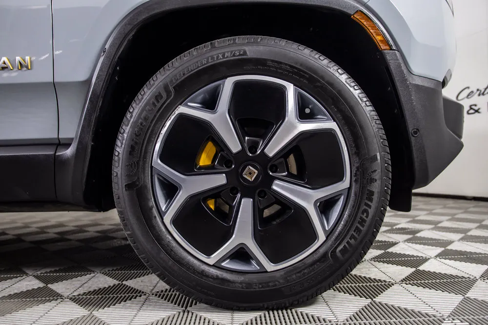 Rivian R1S photo 42