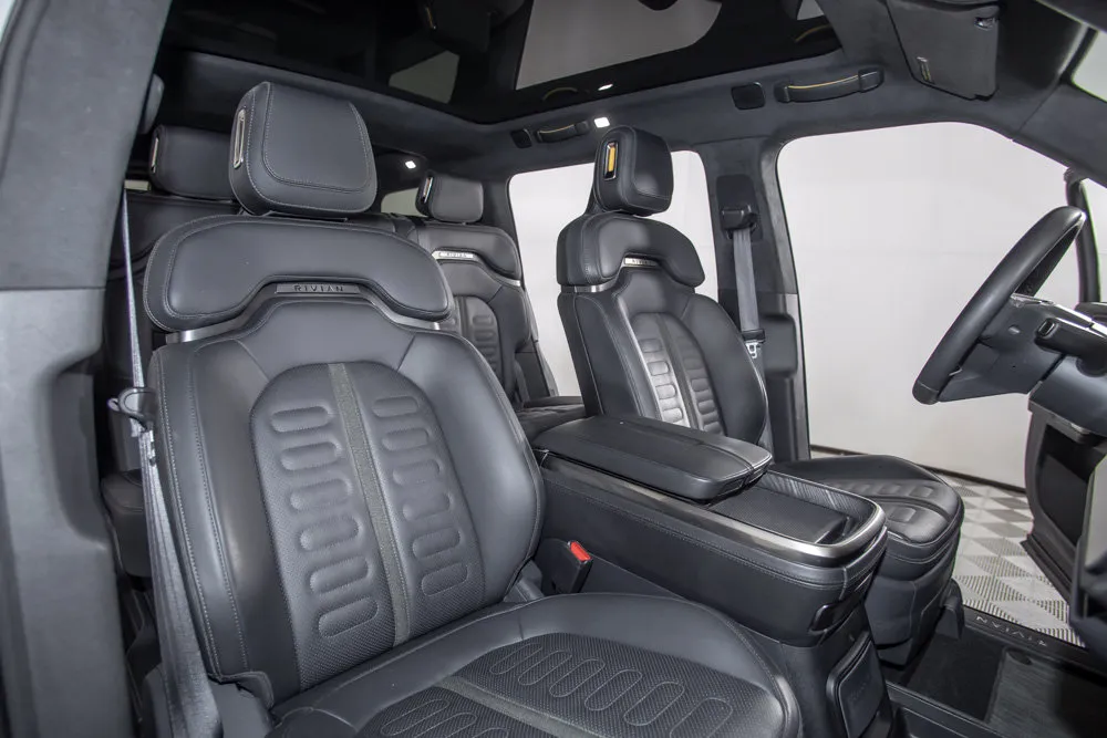 Rivian R1S photo 20