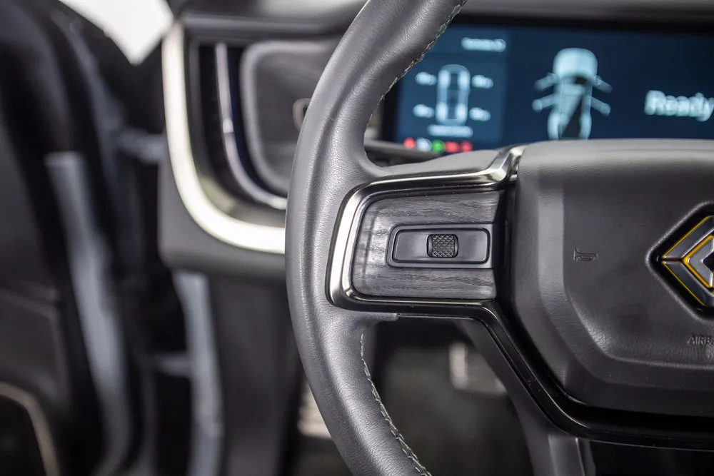 Rivian R1S photo 37