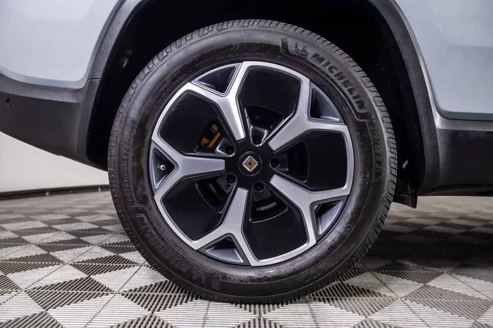 Rivian R1S photo 43