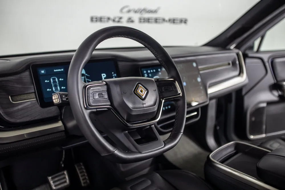 Rivian R1S photo 25