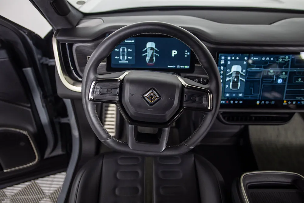 Rivian R1S photo 31