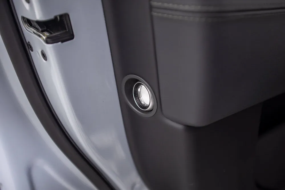 Rivian R1S photo 40