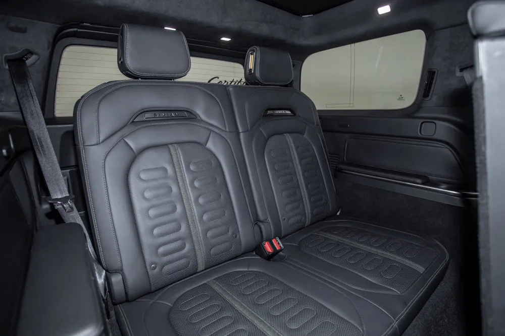 Rivian R1S photo 17