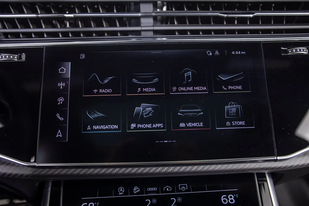 Audi SQ8 photo 28