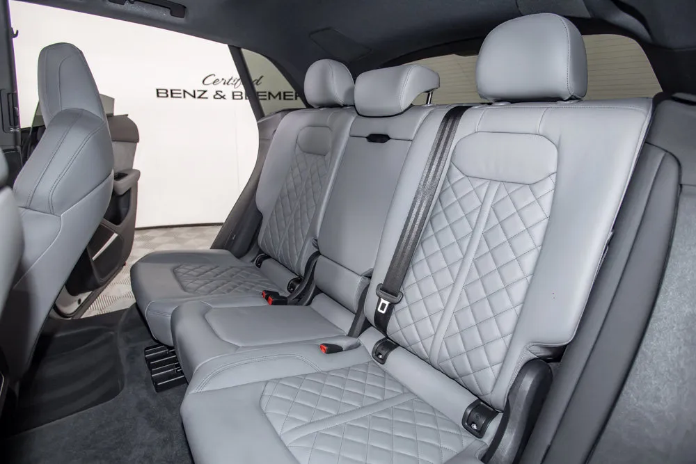 Audi SQ8 photo 14