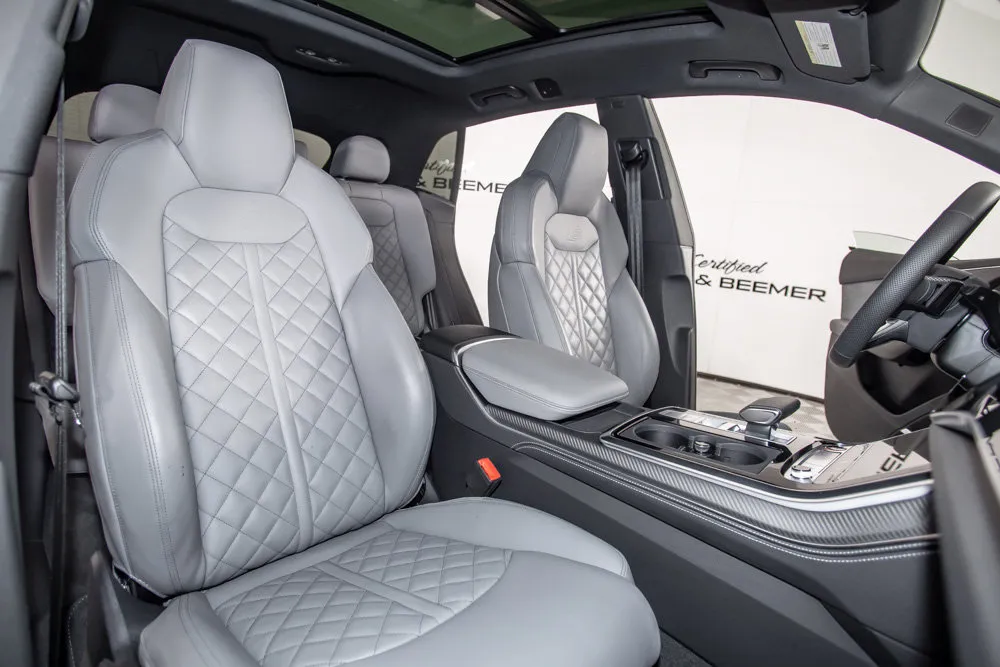 Audi SQ8 photo 16