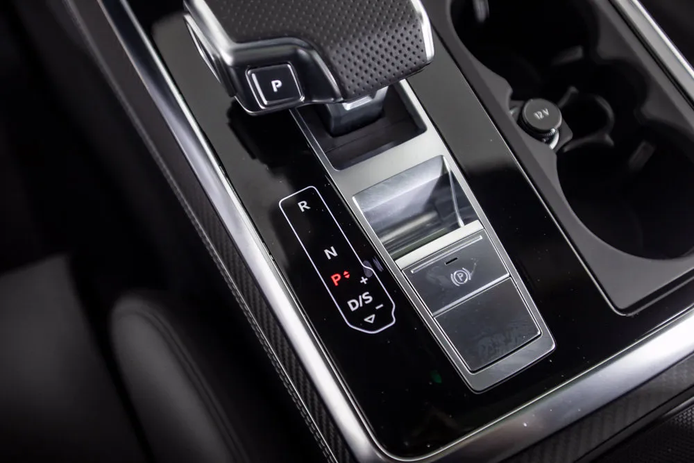 Audi SQ8 photo 32