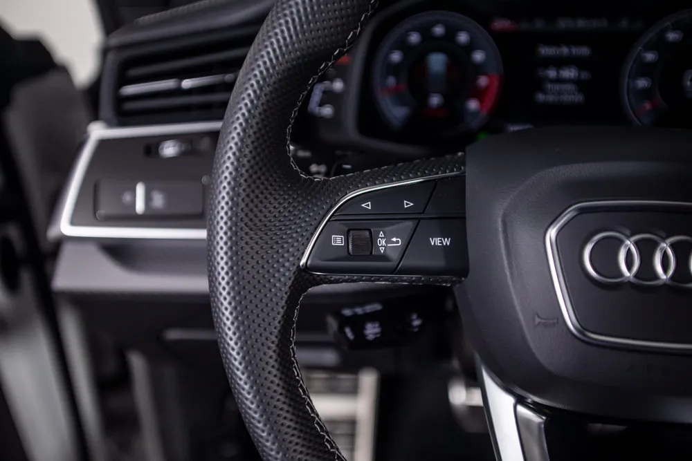 Audi SQ8 photo 34