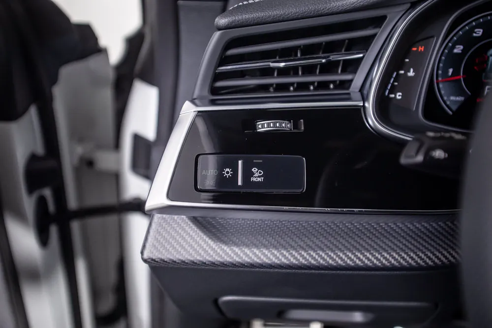 Audi SQ8 photo 33