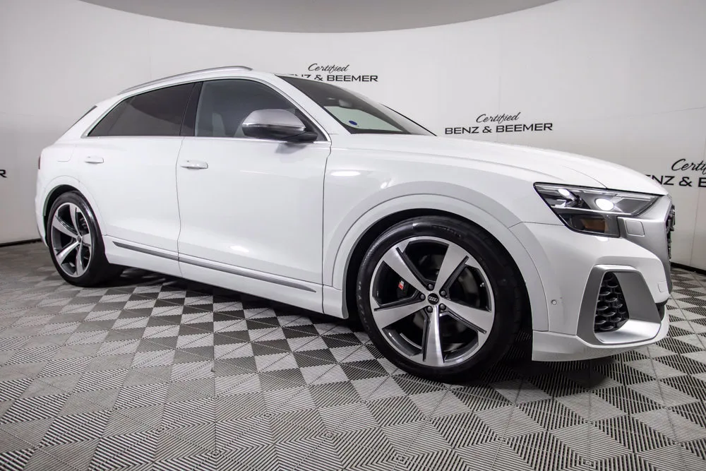 Audi SQ8 photo 2