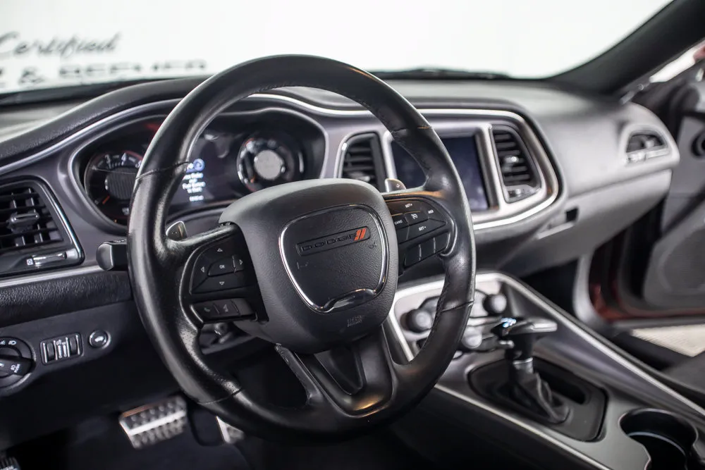 Dodge Challenger photo 21