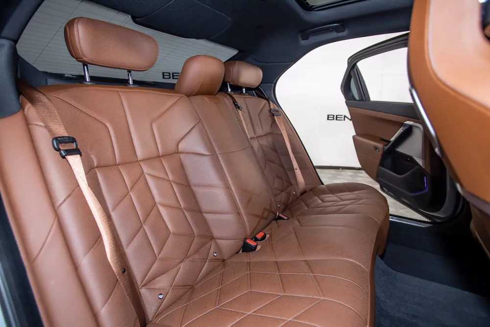 BMW 7 Series photo 15