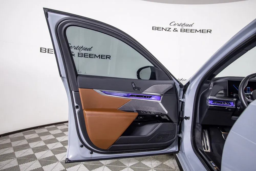 BMW 7 Series photo 17