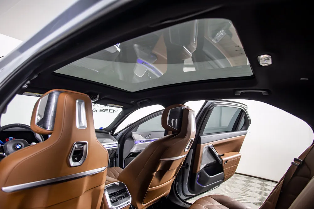 BMW 7 Series photo 33