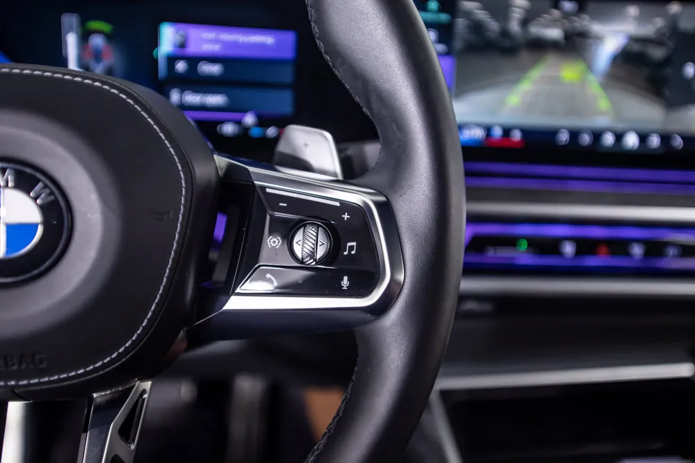 BMW 7 Series photo 29