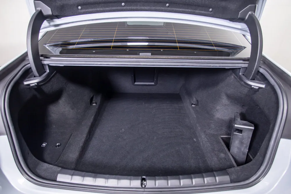 BMW 7 Series photo 8