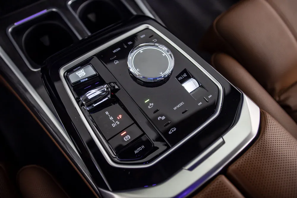BMW 7 Series photo 39