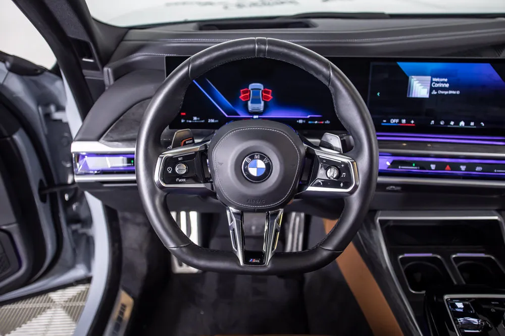 BMW 7 Series photo 38