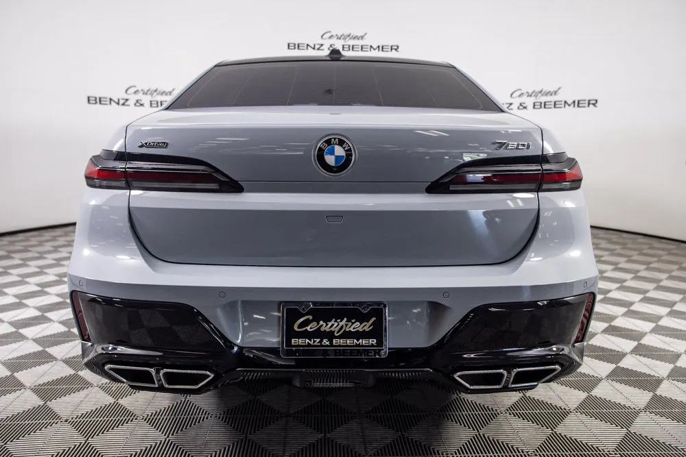 BMW 7 Series photo 7