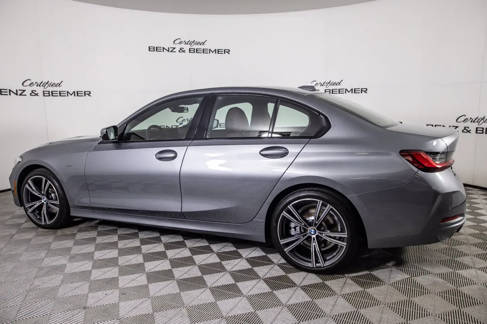 BMW 3 Series photo 11