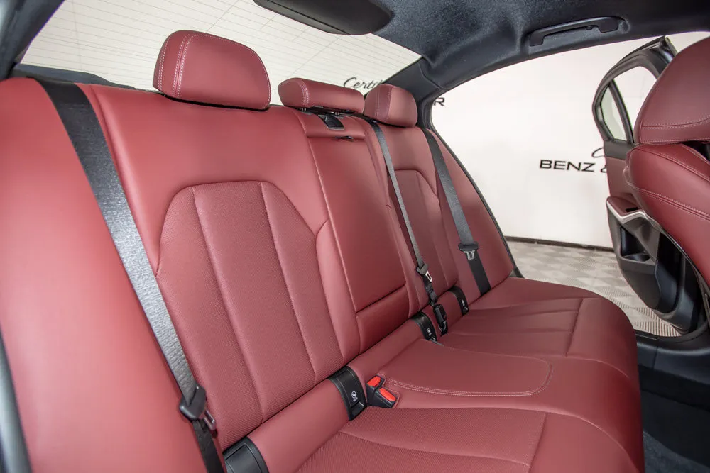 BMW 3 Series photo 15