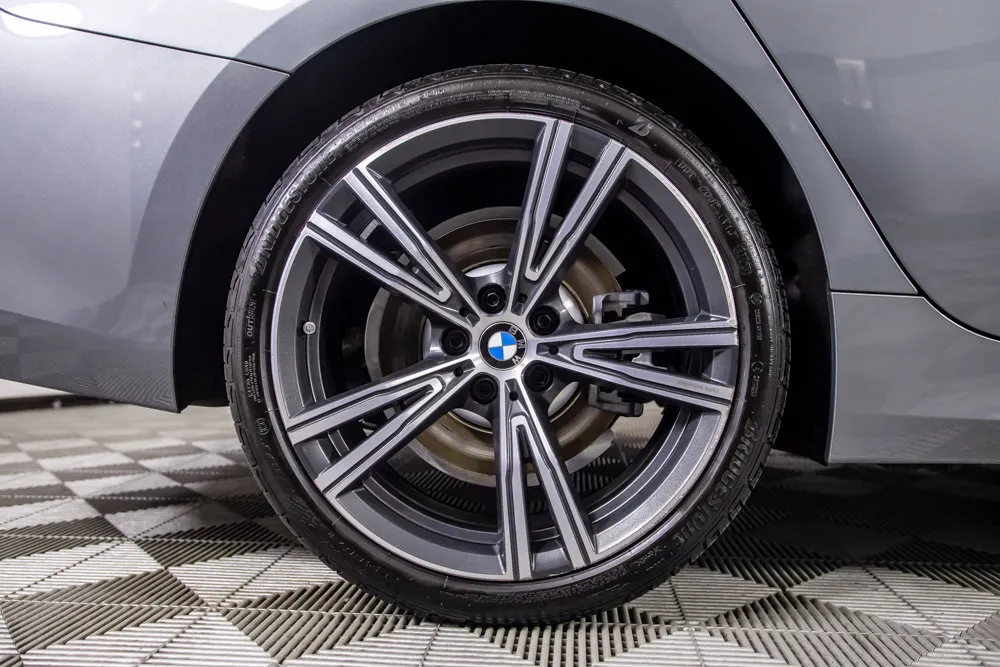 BMW 3 Series photo 38
