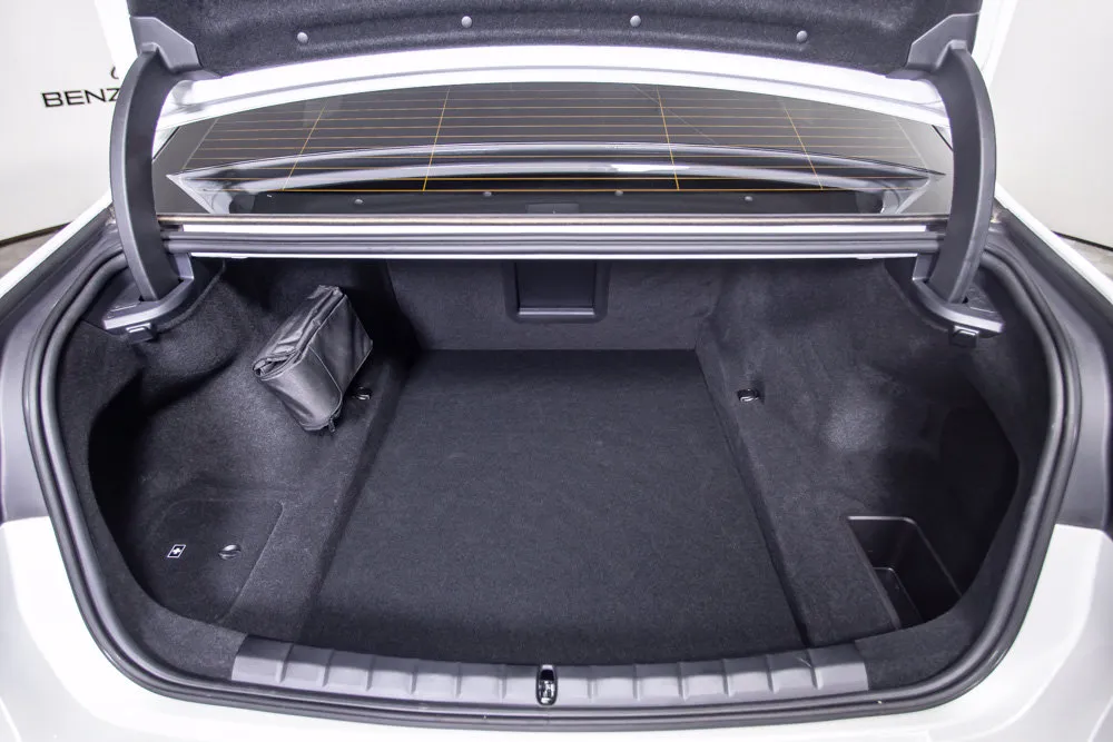 BMW 7 Series photo 8