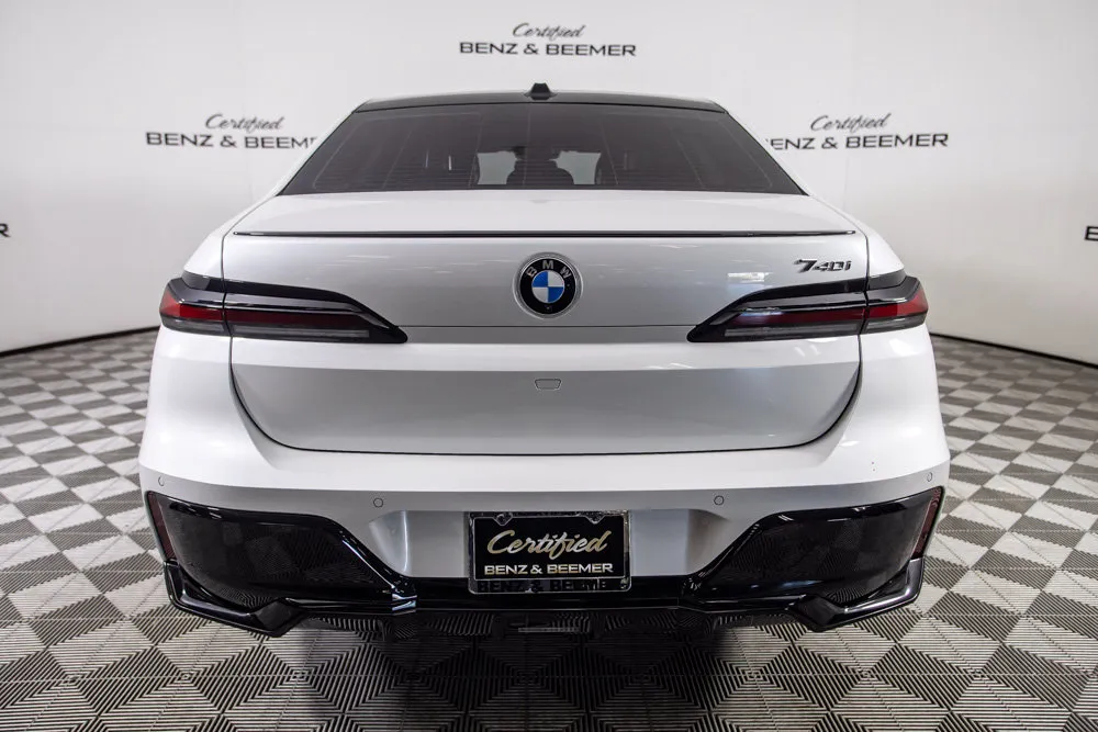 BMW 7 Series photo 7