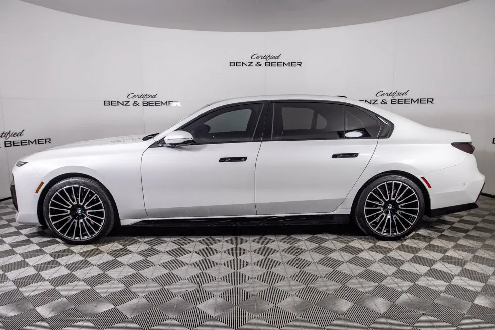 BMW 7 Series photo 10
