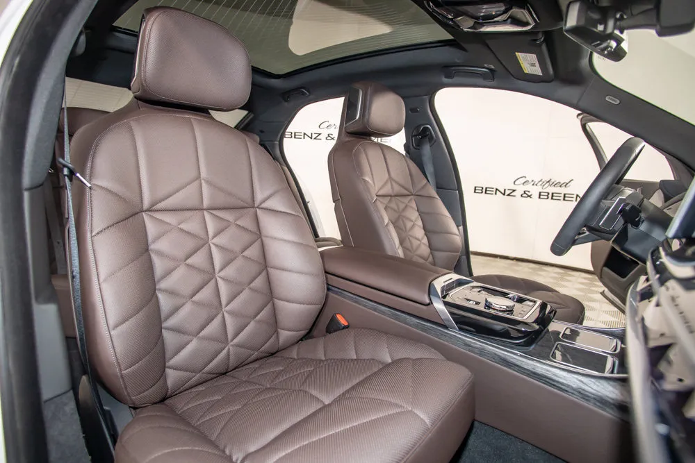 BMW 7 Series photo 16