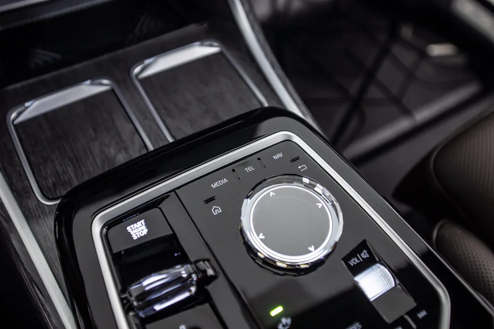 BMW 7 Series photo 31