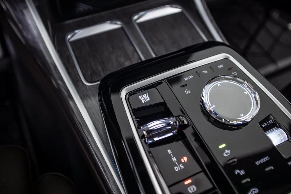 BMW 7 Series photo 32
