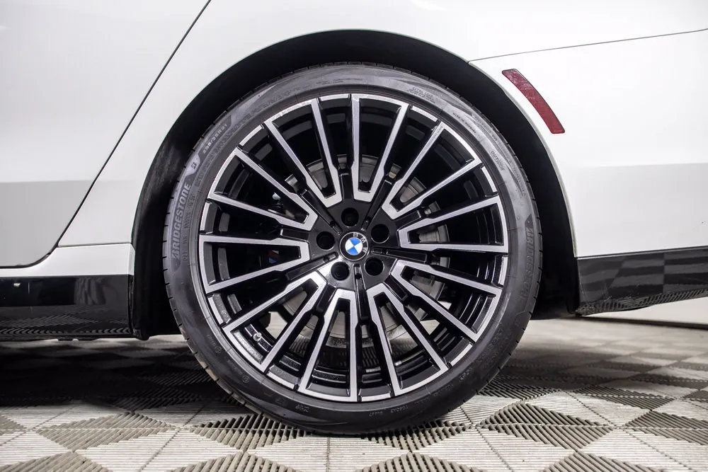 BMW 7 Series photo 40