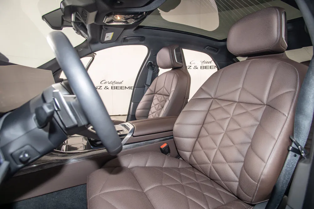 BMW 7 Series photo 13