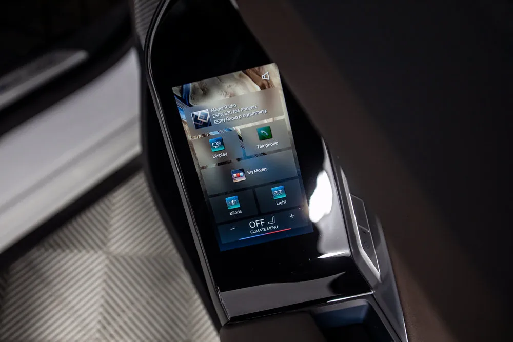 BMW 7 Series photo 19