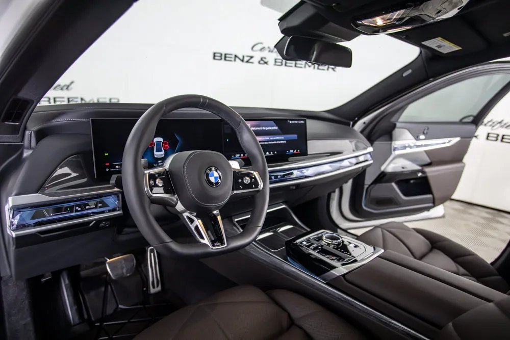BMW 7 Series photo 21