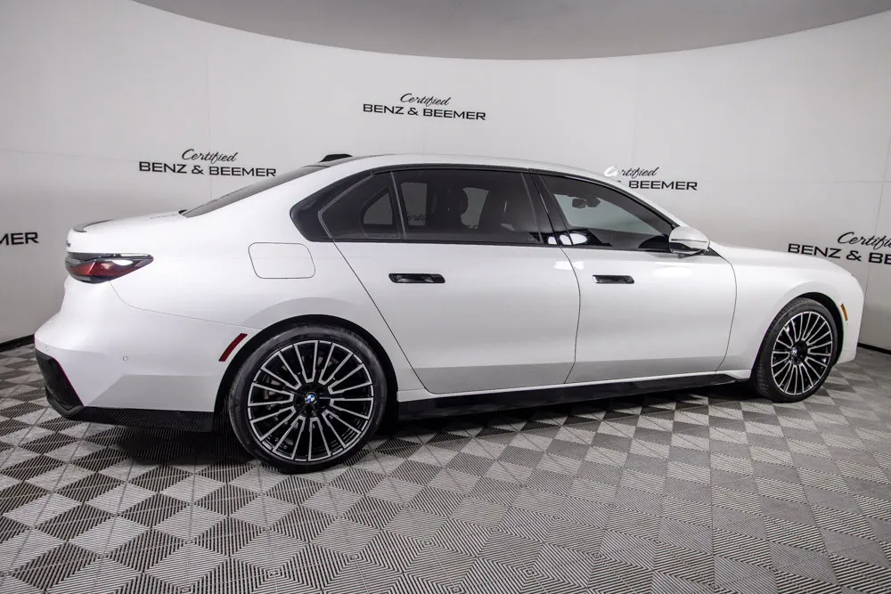 BMW 7 Series photo 4