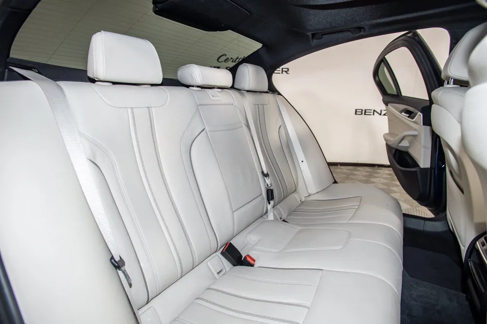 BMW 5 Series photo 14