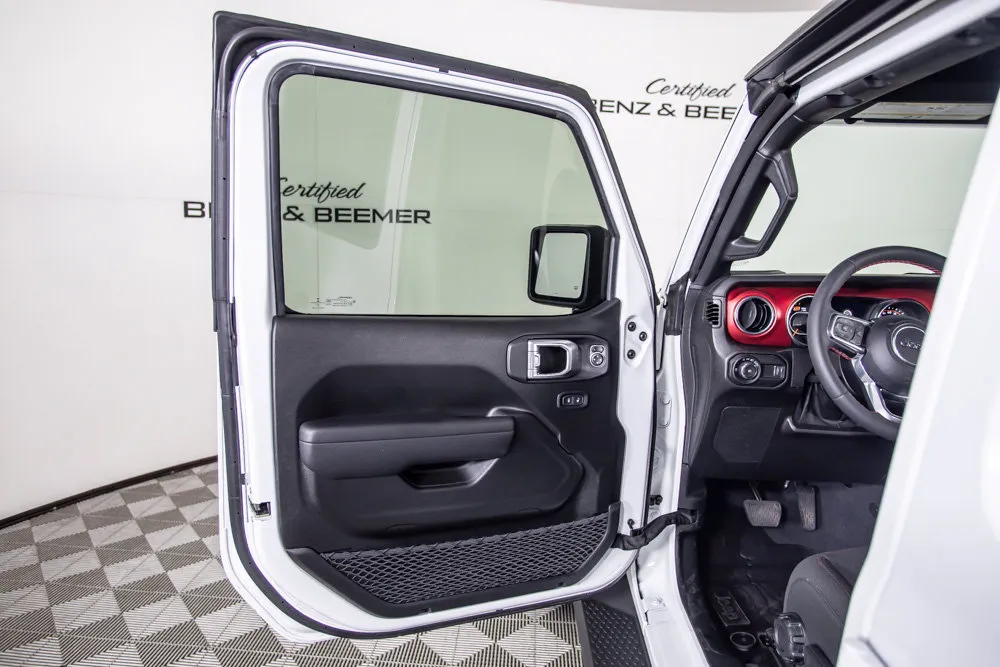 Jeep Wrangler photo 19