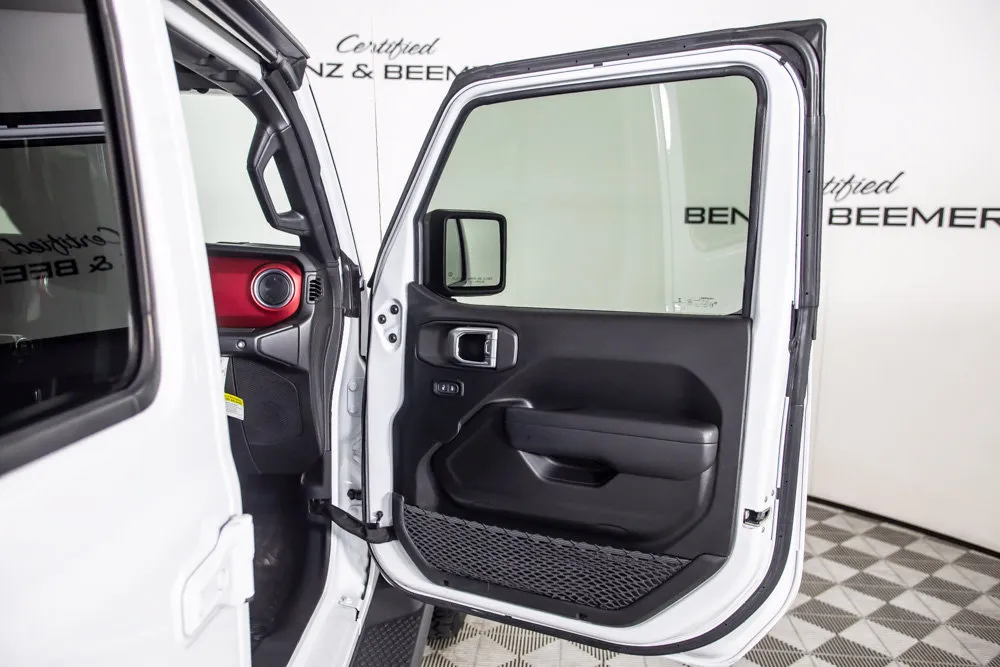 Jeep Wrangler photo 17