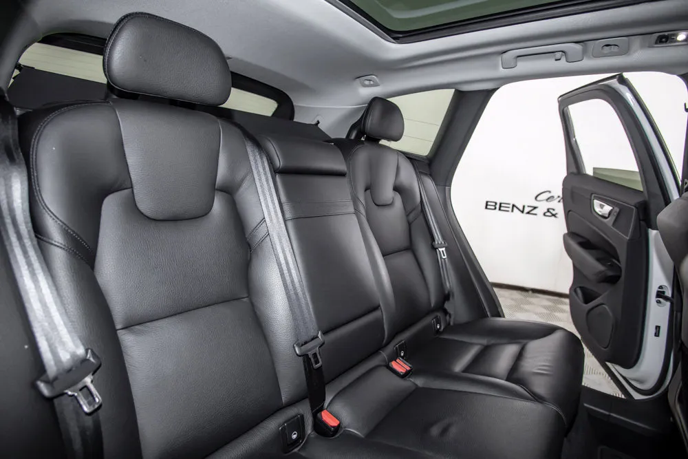 Volvo XC60 photo 15