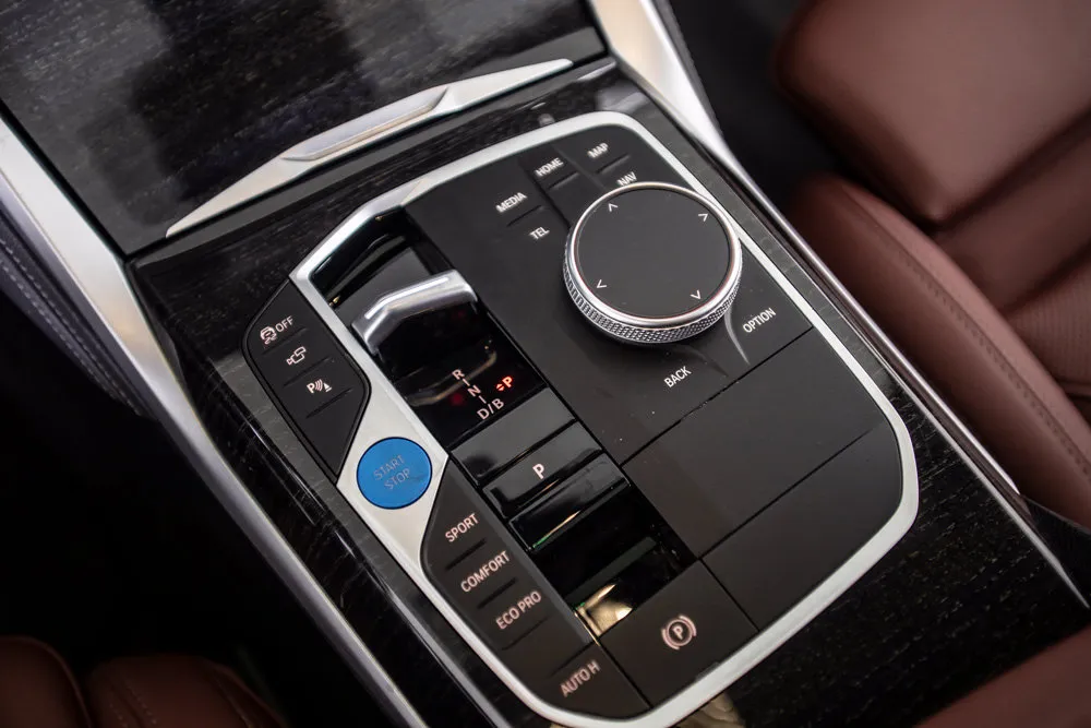 BMW i4 photo 33