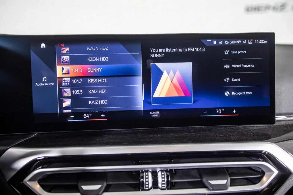 BMW i4 photo 29