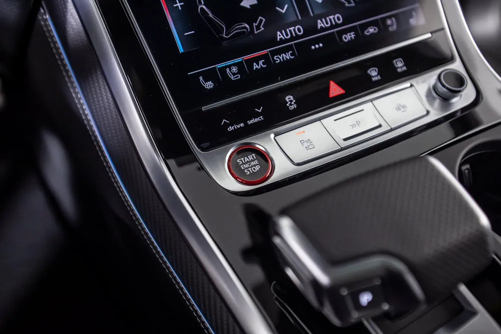 Audi SQ8 photo 35