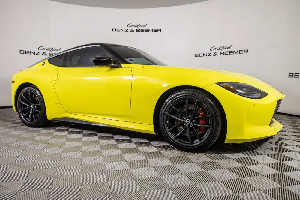 Nissan Z photo 2