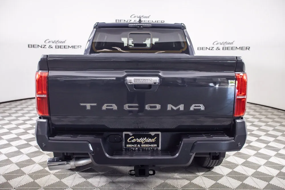 Toyota Tacoma photo 7