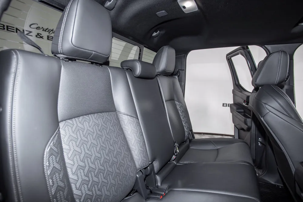 Toyota Tacoma photo 14