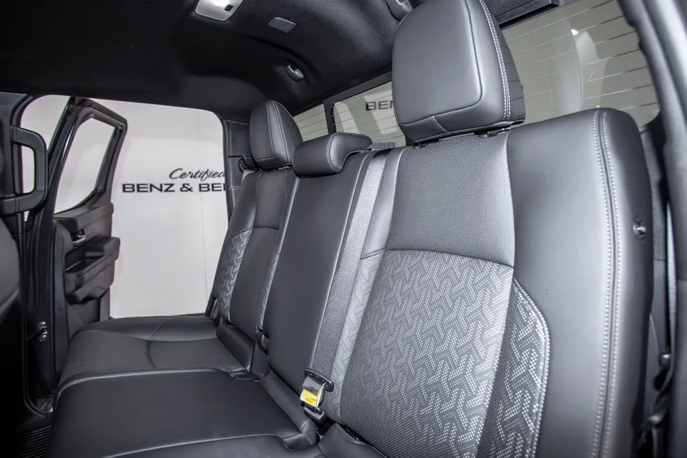 Toyota Tacoma photo 13